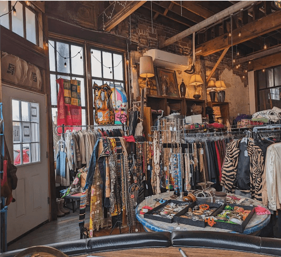 Decades Vintage Philly.KC storefront