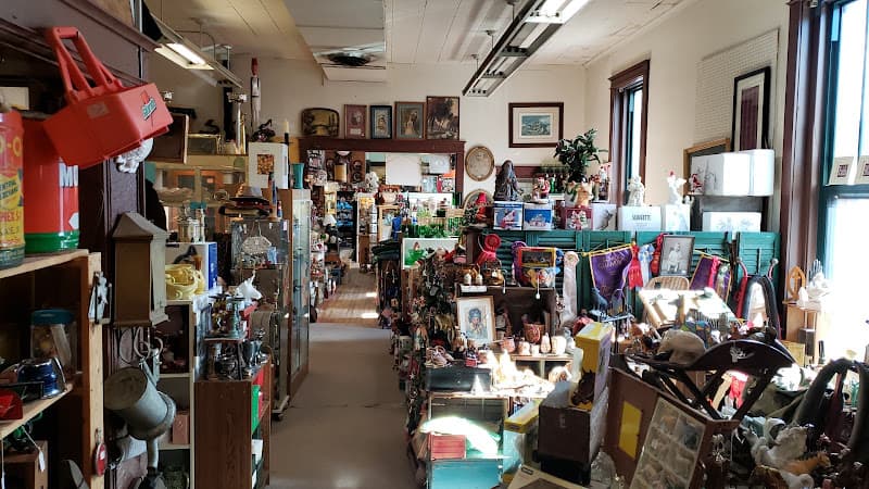 Accents Antiques Jewelry storefront