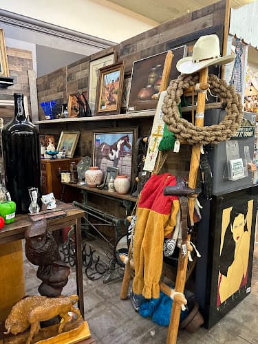 Sonny’s Vintage Collectibles storefront