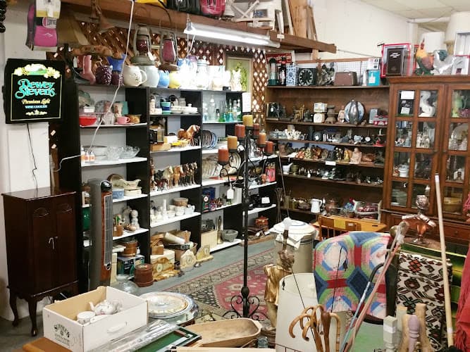 Central Park Antique Mall storefront