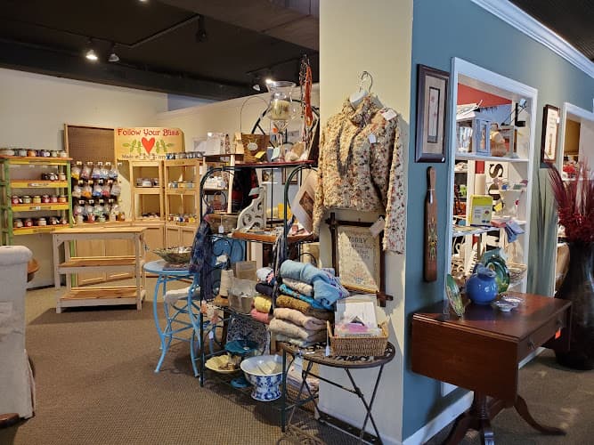Azalea Antiques & Art storefront