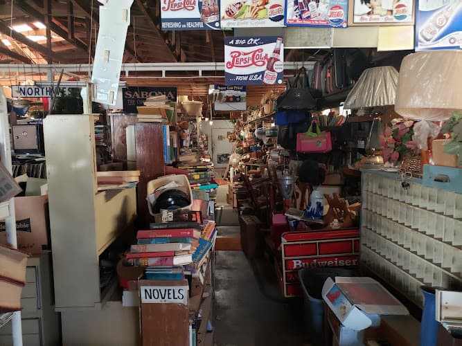 287 Antiquess storefront