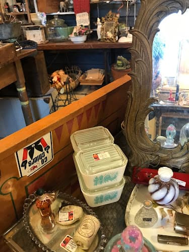 Blue Bird Hill Antiques storefront