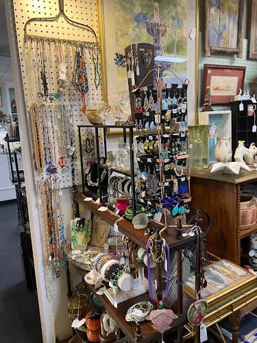 Midtown Antiques storefront