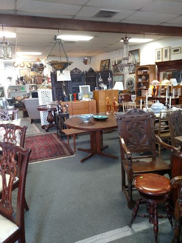 Silver Lining Consignments storefront
