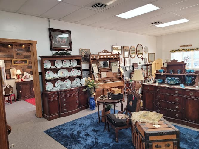South End Antique Mall storefront