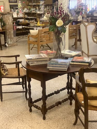 Renaissance Antiques & Gifts storefront